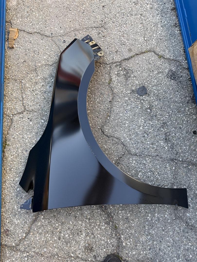 10-13 Buick Allure / Buick Lacrose front passenger side fender 4dr oem part