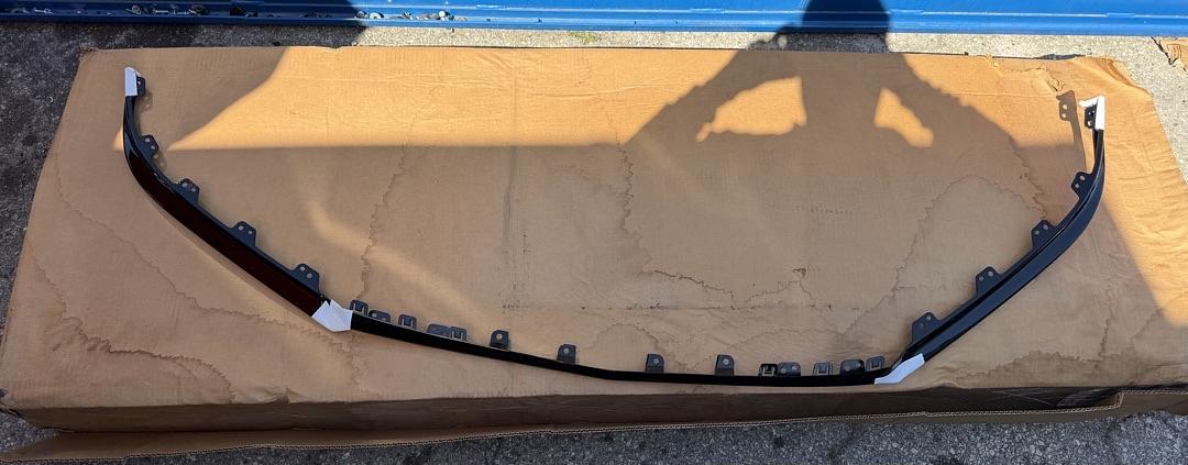 16–19 Cadillac CTS V glossy black front end spoiler