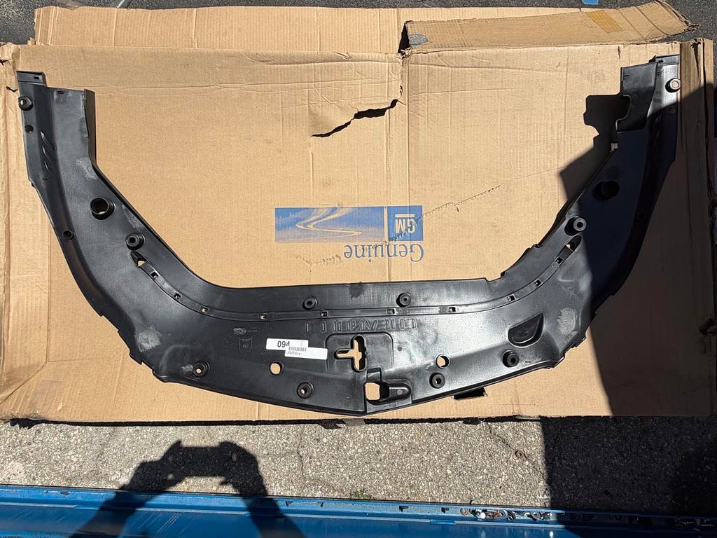 20825563 | 09-12 Chevy Traverse Front compartment front sight shield Assembly