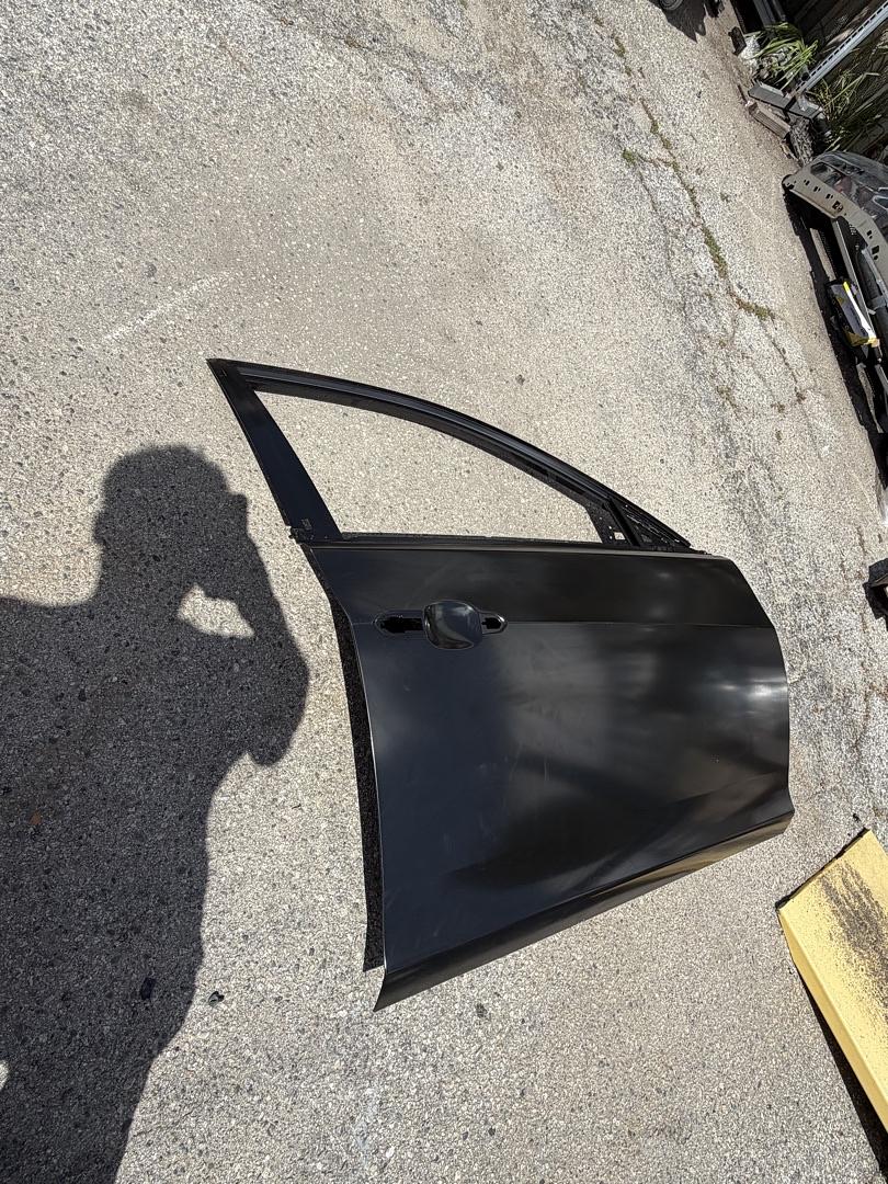 22915504 | 14-19 Cadillac CTS front right side door assembly