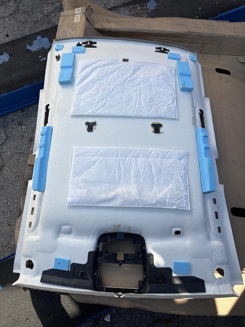 84253003 | 2013-2018 Cadillac ATS Sedan top headliner no sun roof