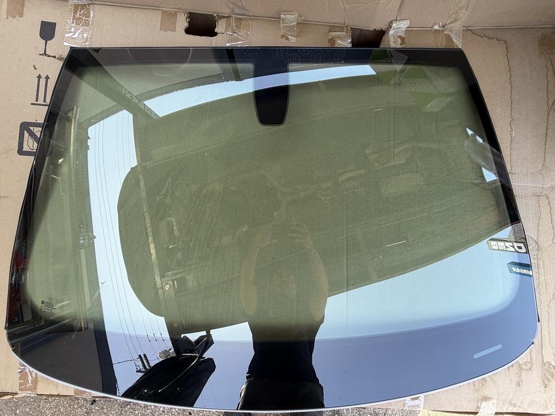 17-20 Buick Envision Windshield Assembly