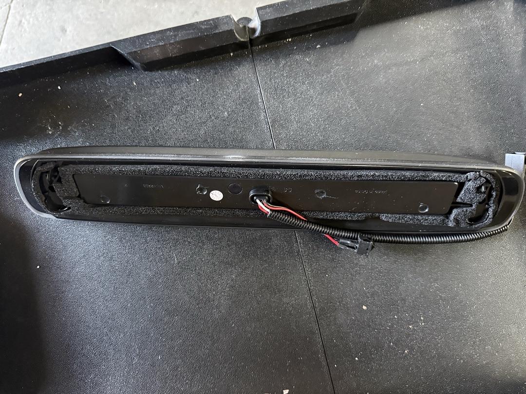 07-13 CHEVROLET SILVERADO GMC SIERRA 2500HD 3500HD SMOKED LED 3RD BRAKE LIGHT LAMP