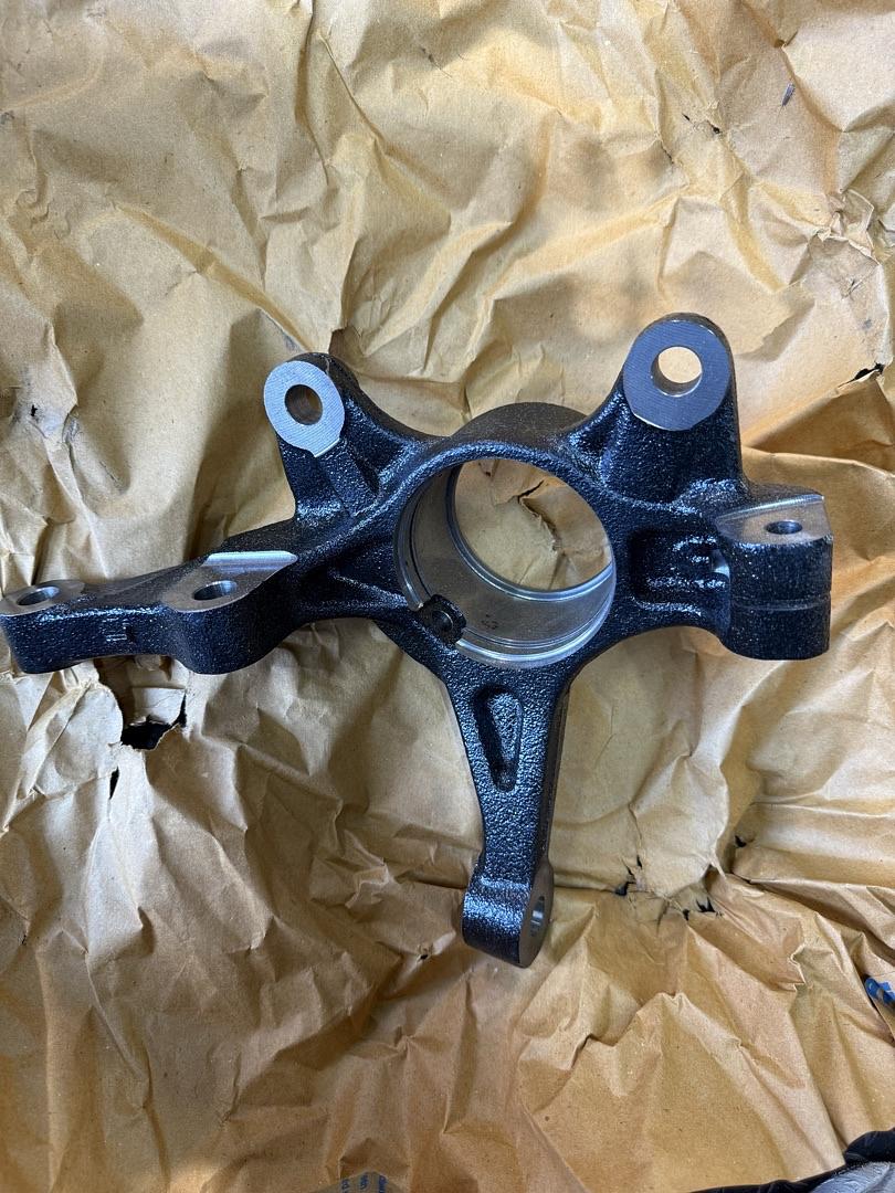 Front Left Steering Knuckle for Buick Encore 2013-2021 / Chevy Trax 15-21