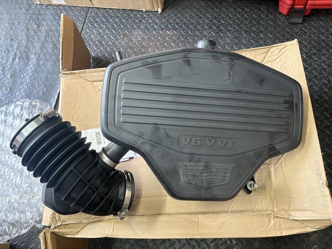 2017-2024 Cadillac XT5 3.6L Air Cleaner Duct Engine Cover