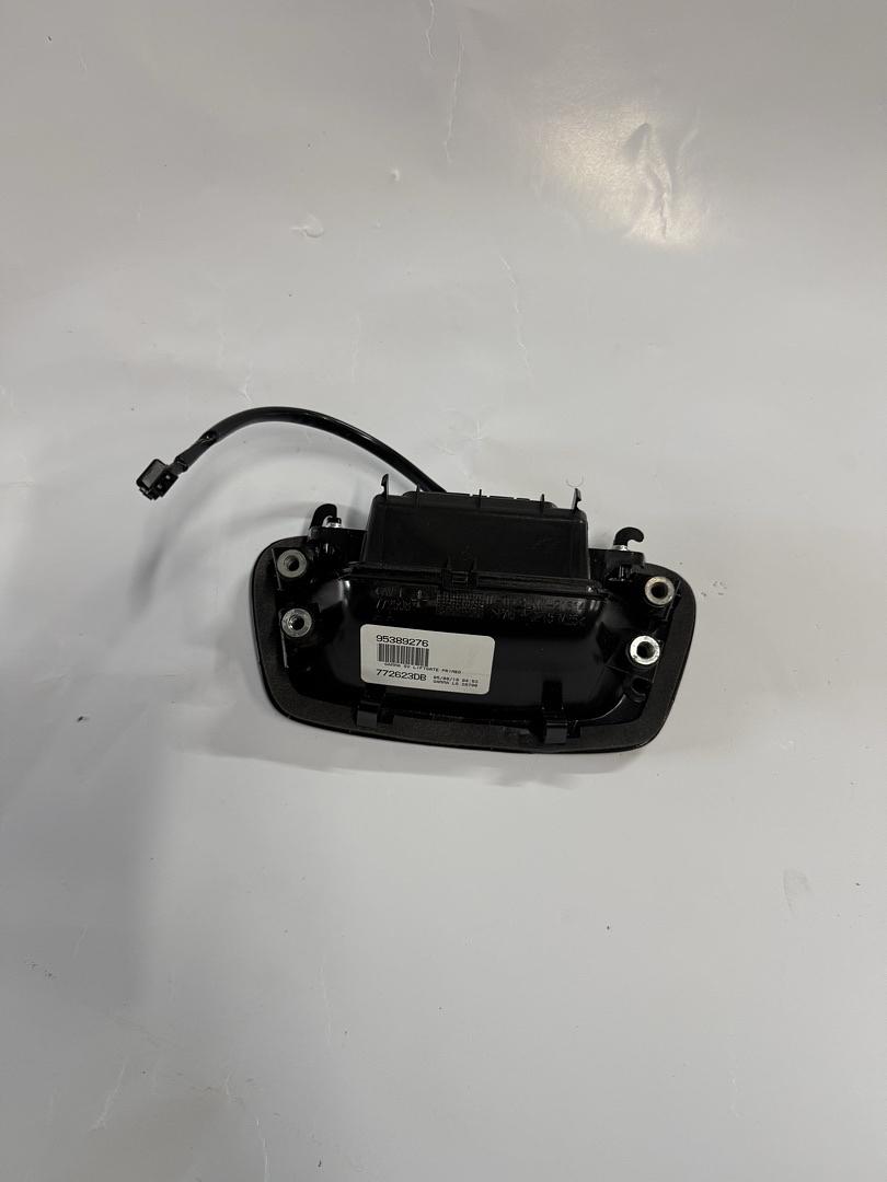 95389276 | 2013-2022 Buick Encore 15-22 Chevy Trax Liftgate Outside Pull Handle - GM (42613005)