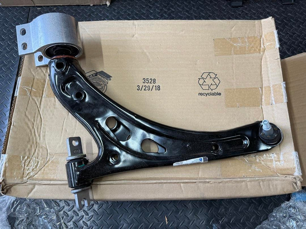 84263009 | 2018-2024 chevy traverse Front Lower Control Arm Assembly