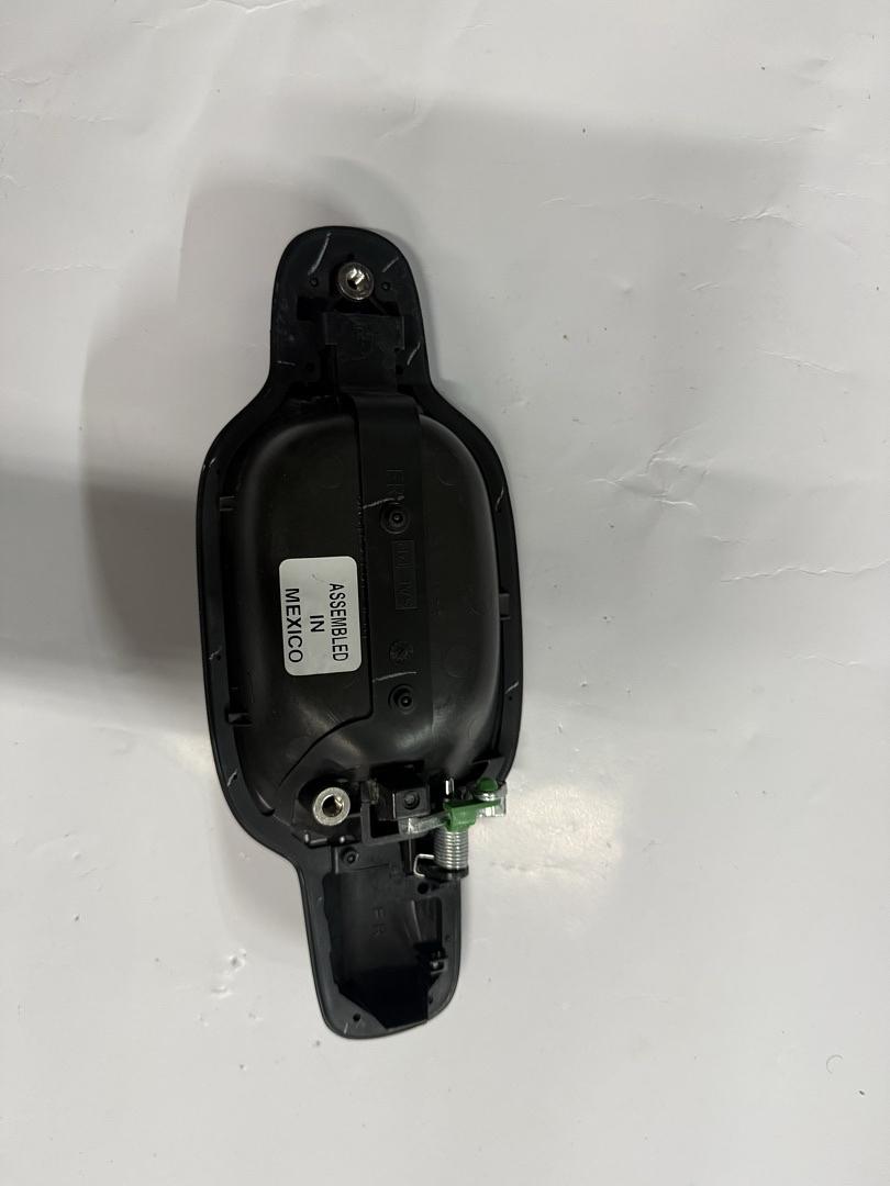 15243675 | Front Right Passenger Side Exterior Door Handle w/o Key Hole Compatible with 2004-2012 Chevy Chevrolet Colorado, GMC Canyon