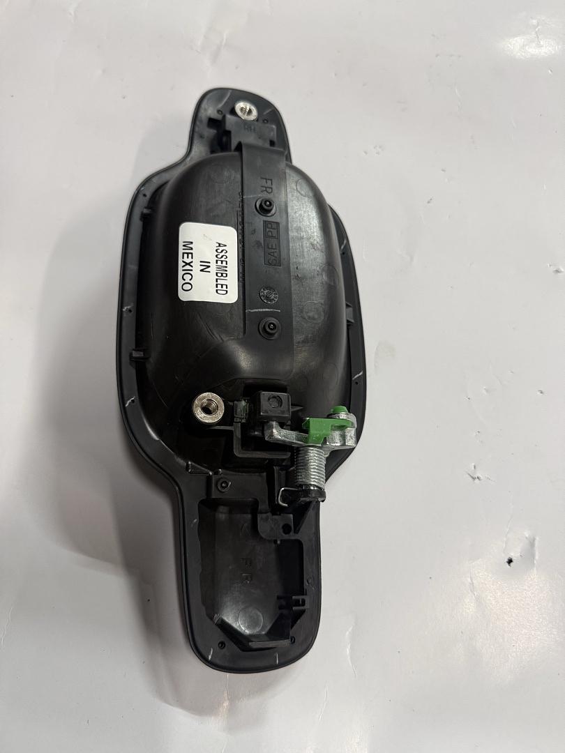 15243675 | Front Right Passenger Side Exterior Door Handle w/o Key Hole Compatible with 2004-2012 Chevy Chevrolet Colorado, GMC Canyon