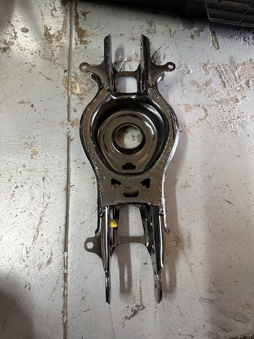 22947074 | 14-19 Cadillac cts General Motors, driver side Suspension lower Control Arm