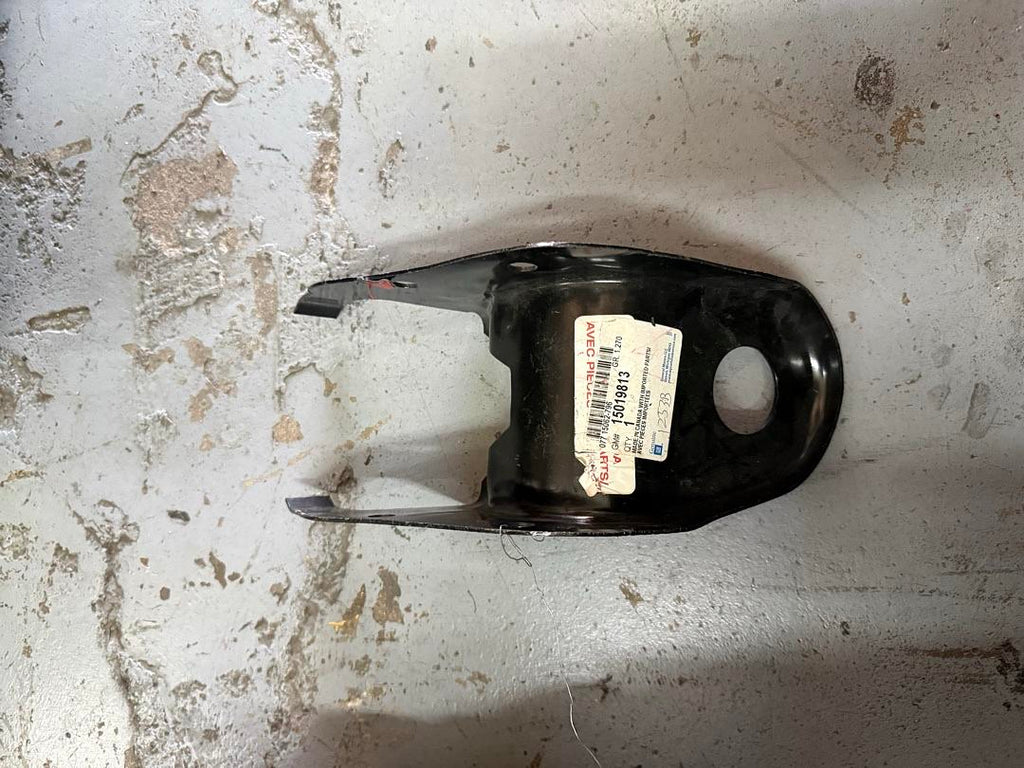 bracket radiator support 02-09 trailblazer envoy