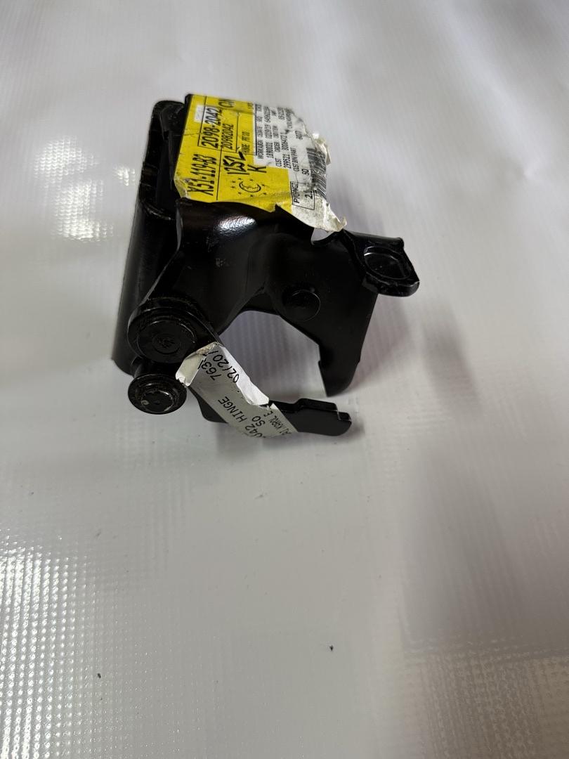 20982042 | 97-13 corvette 04-09 xlr front side lower Door Hinge
