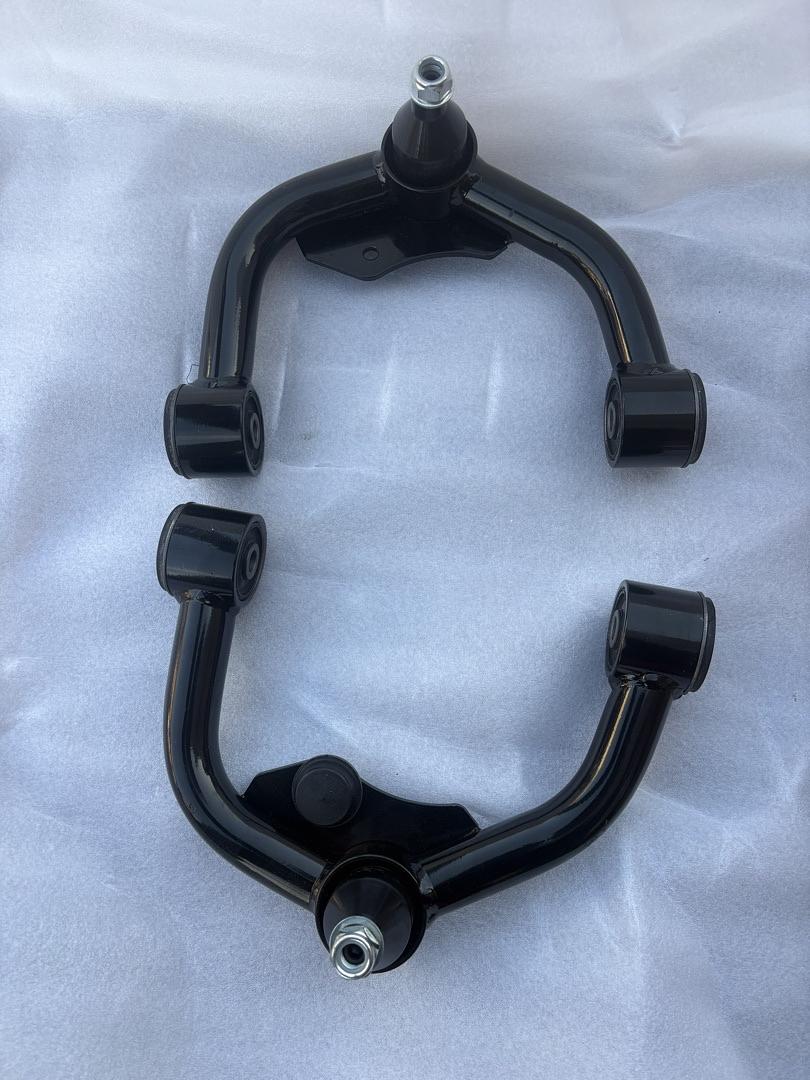 05-23 Nissan Frontier / 05-15 Nissan Xterra 2-4 in. Lift Front Upper Control Arms