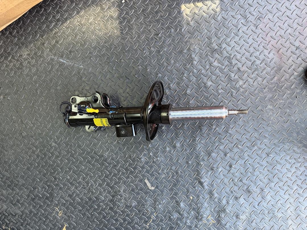 23247462 | 14-17 Cadillac CTS front Suspension strut front driver side
