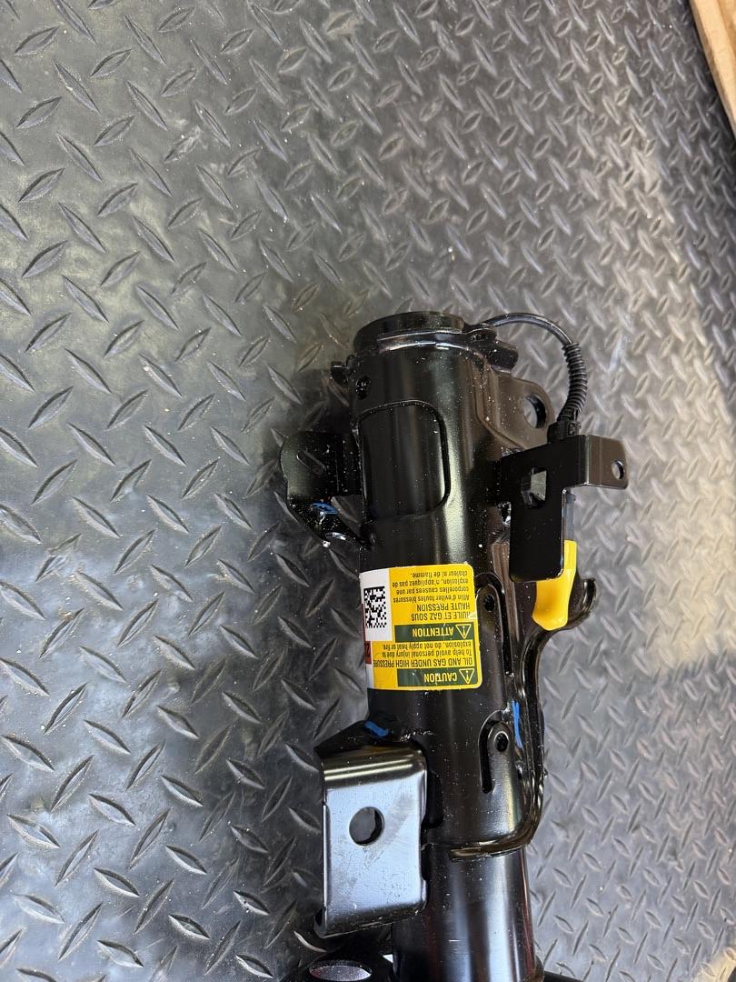 23247462 | 14-17 Cadillac CTS front Suspension strut front driver side