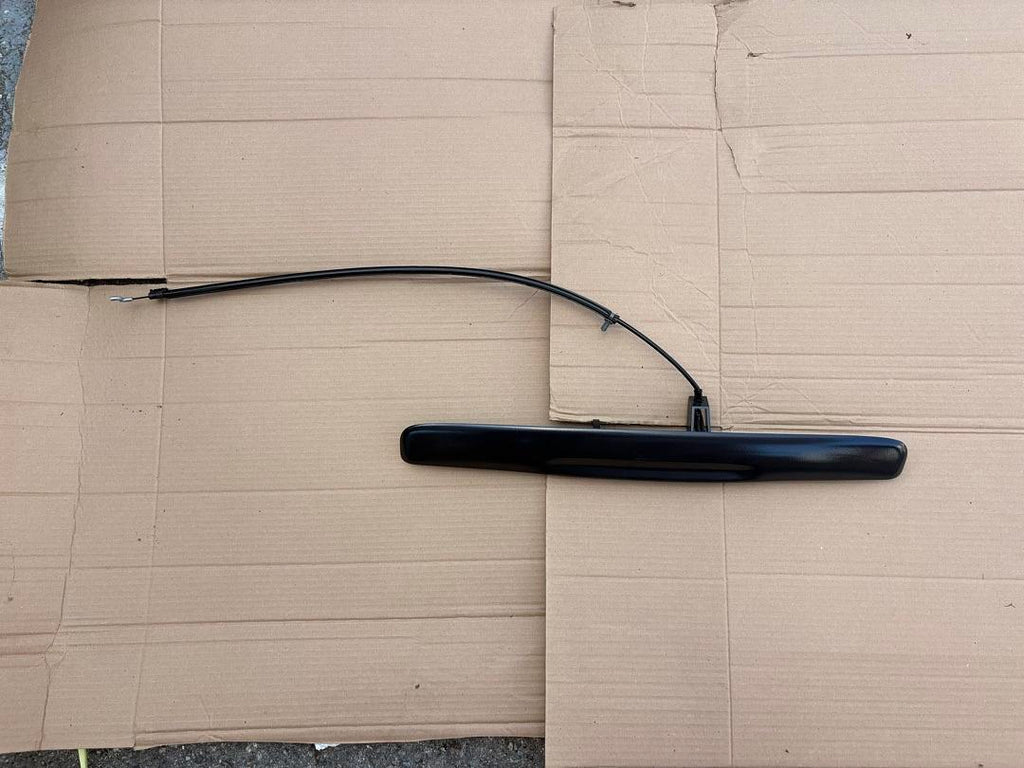 15888284 | 2004 Pontiac Montana Rear Tailgate Handle