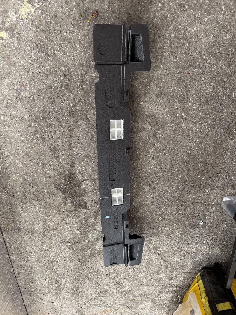 15266330 | 06-08 Chevy Malibu front face bar Absorber bumper