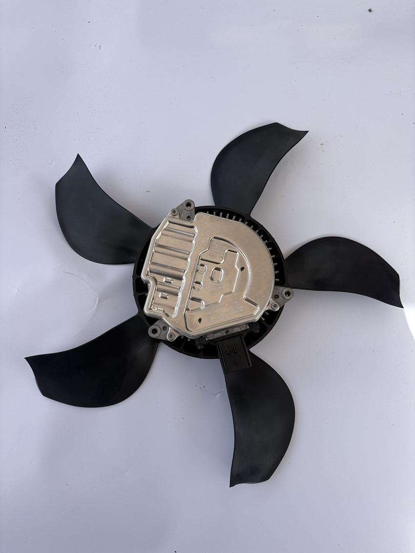 23123633 | GM# 14-19 Chevy Silverado 1500 / GMC Sierra 1500 / Tahoe / Suburban/ Yukon / Cadillac Escalade Engine Cooling Fan Blade And Radiator Fan Assembly