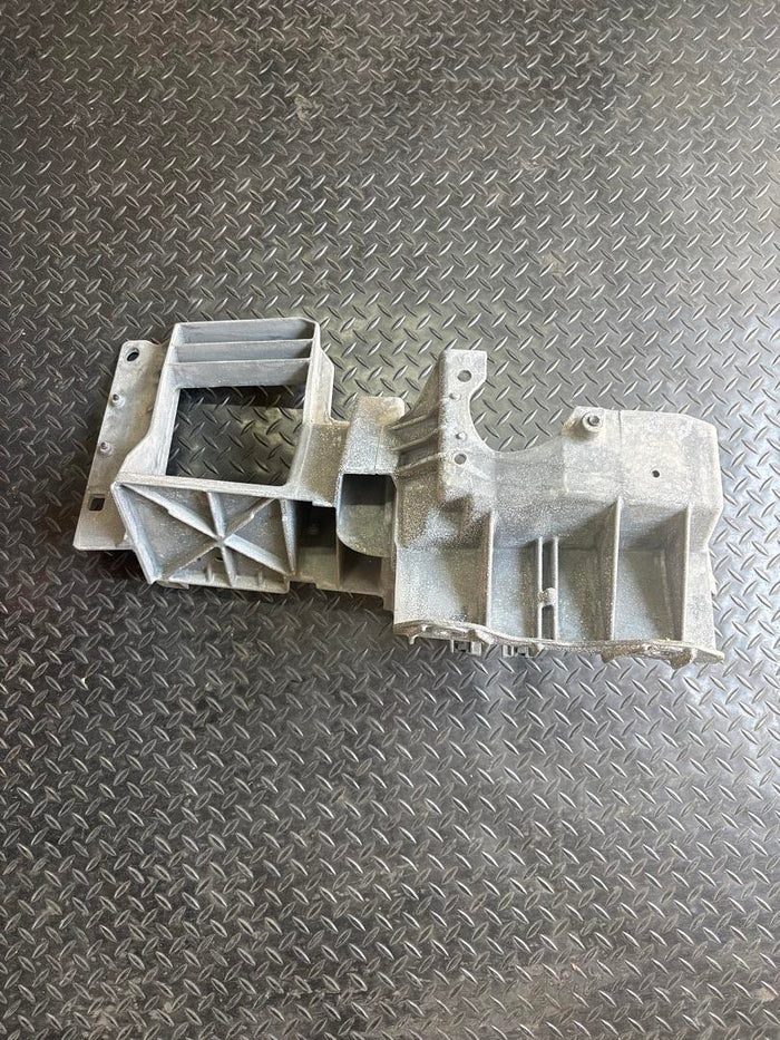 15998586 | GM# 99-06 GMC Sierra Steering Column Dash Support Bracket