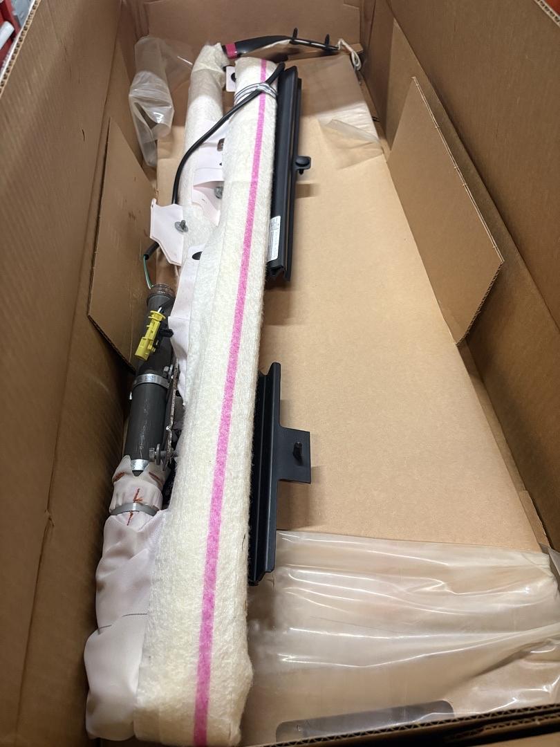 GM# 2012–2017 GMC Acadia General Motors roof-rail passenger side curtain airbag assembly