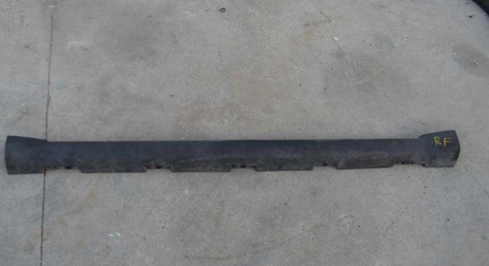 22728361 | GM# 02-07 Saturn Vue Right Passenger Side Rocker Molding Skirt Trim Panel