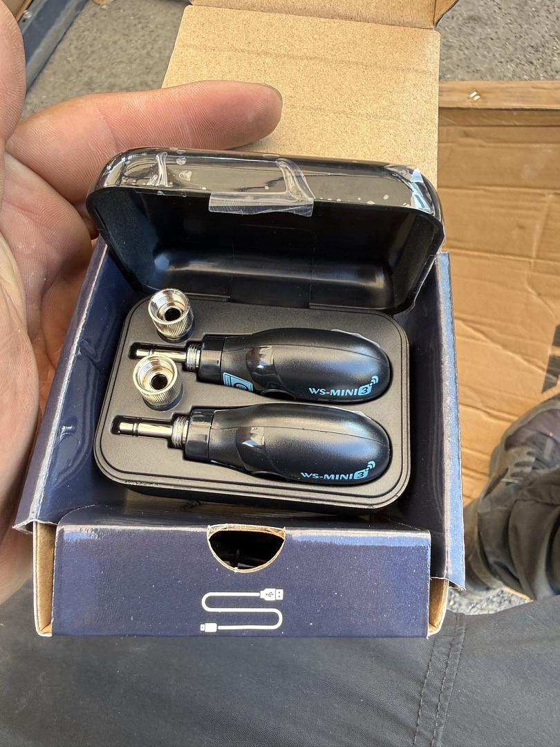 WS-MINI3 2.4GHz Wireless Guitar Transmitter & Receiver Charging Case 20H