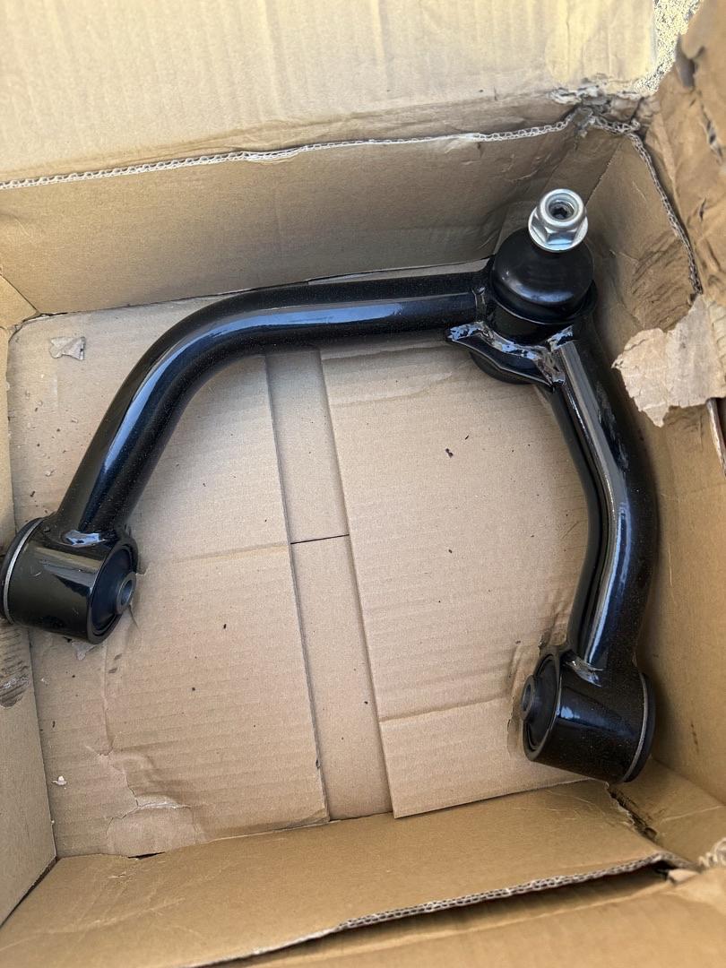 Open Box - 15-22 Chevy Colorado, GMC Canyon 2-4 in. Lift Front Upper Control Arms