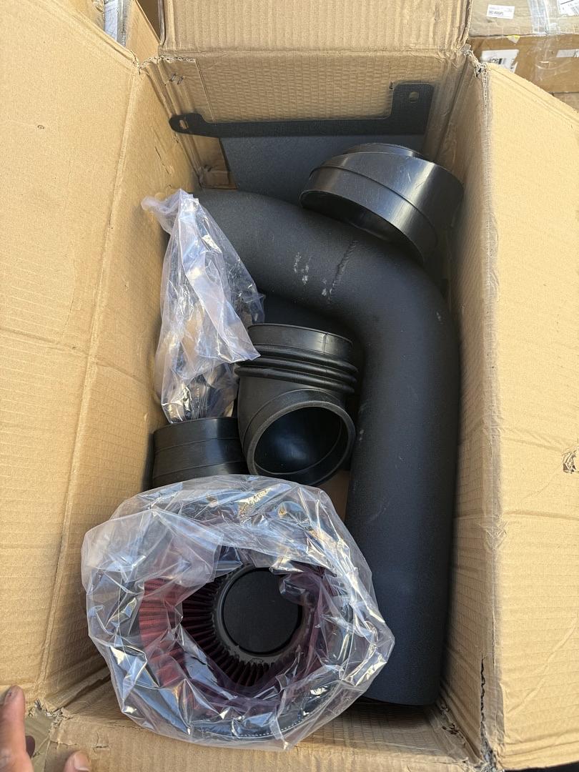 Open Box - 04-05 Chevy Silverado / GMC Sierra 2500HD 3500 6.6L air intake
