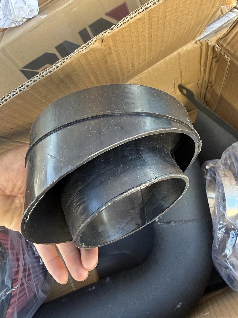 Open Box - 04-05 Chevy Silverado / GMC Sierra 2500HD 3500 6.6L air intake