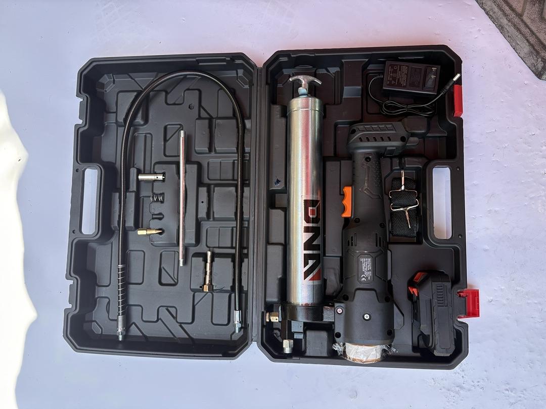 Bright LED Indicator Light Cordless Lithium Grease Gun Kit 1 Charger 21V Battery