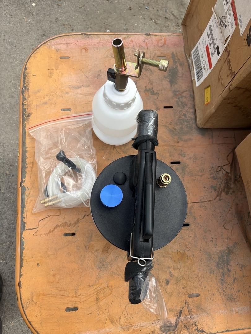 2L 170 PSI for Car SUV Pickup Vacuum Brake Oil Extractor Bleeder Kit With Refilling Bottle White