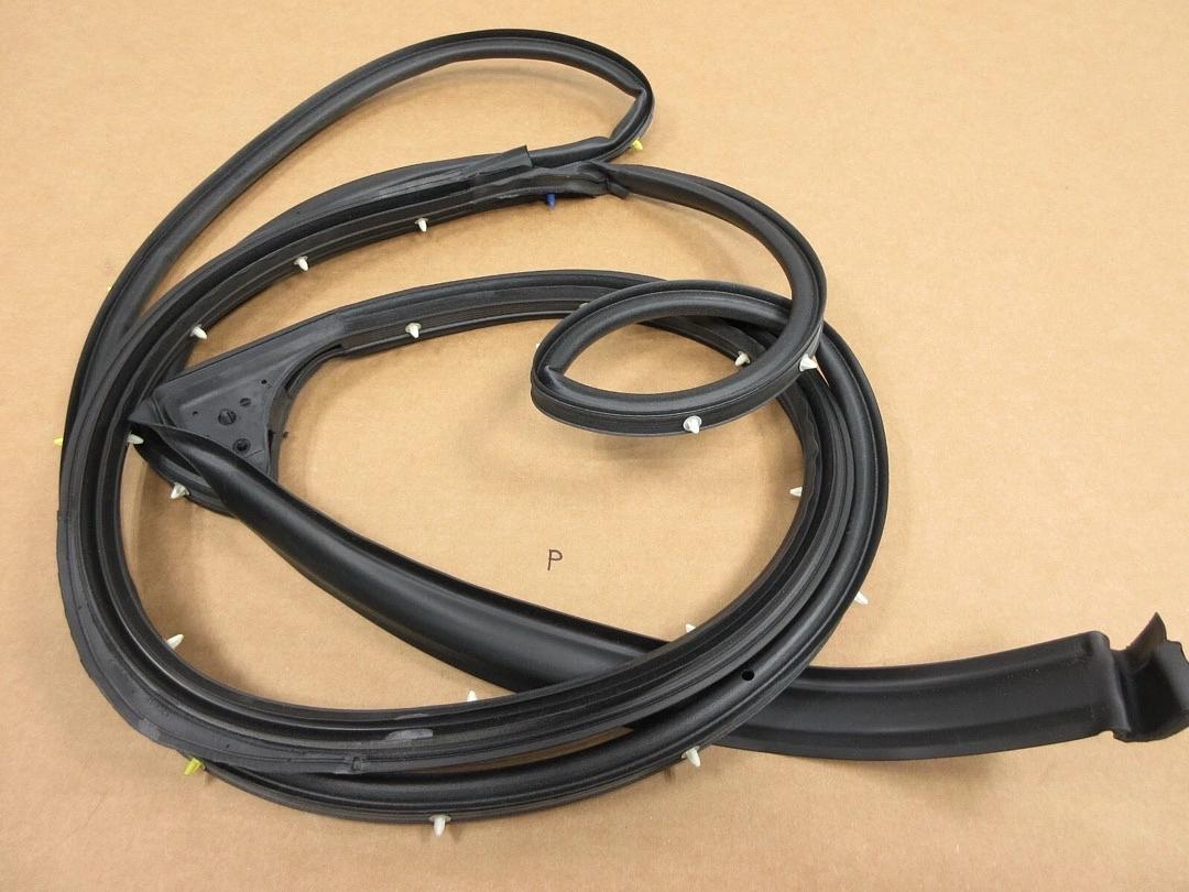 23286283 | 2014-2019 Chevrolet GMC Rear Driver Side Door Weatherstrip GM Genuine