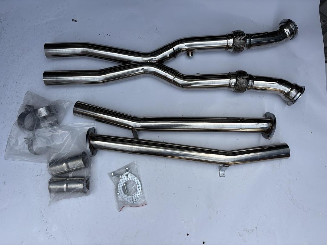 97-04 Chevy Corvette 2.25'' 3 in. ID V Band Exhaust X-Pipe - Stainless Steel