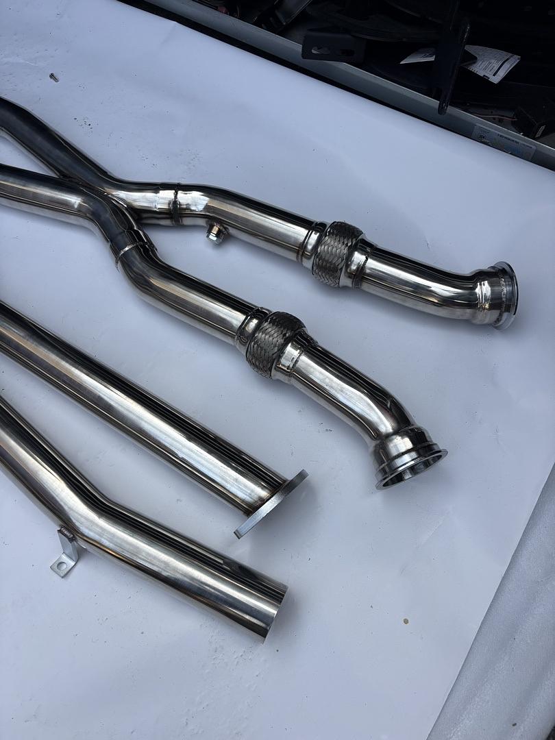 97-04 Chevy Corvette 2.25'' 3 in. ID V Band Exhaust X-Pipe - Stainless Steel