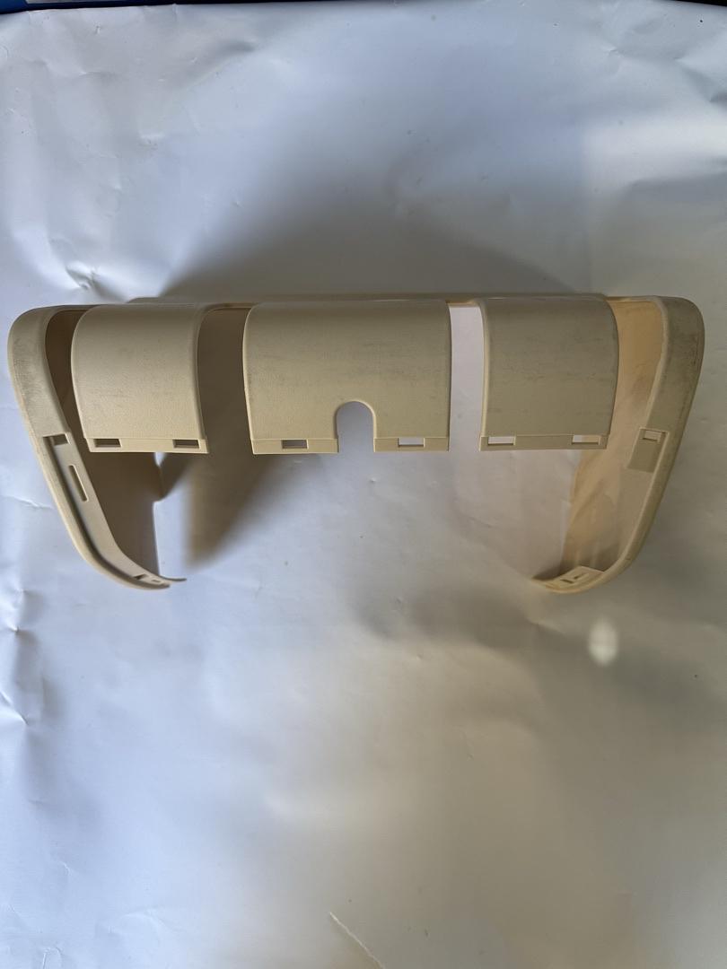 2007-2008 Cadillac Escalade Cover, Rear Seat Riser Finish *Vy Light Cashme