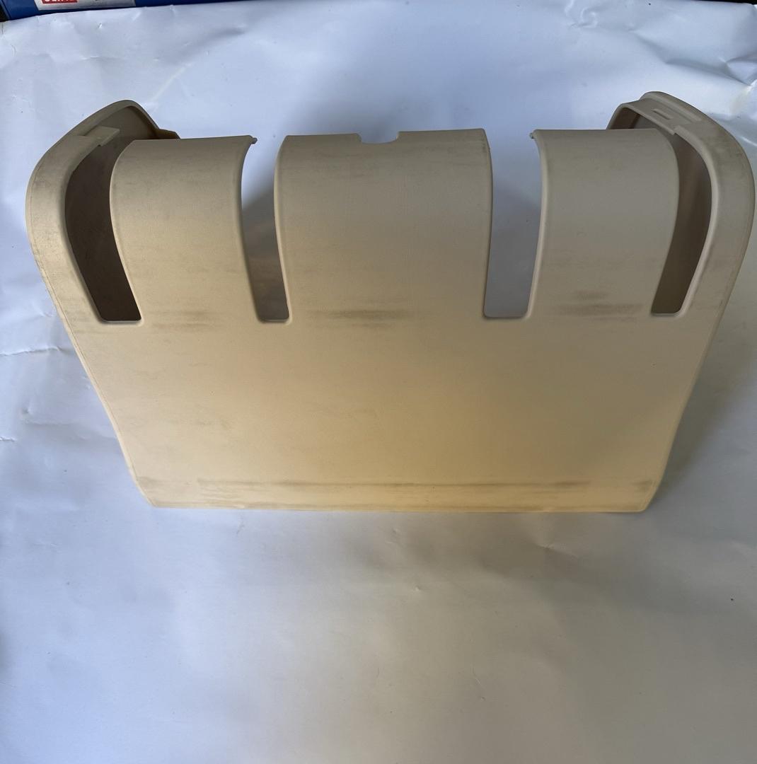 15824845 | 2007-2008 Cadillac Escalade Cover, Rear Seat Riser Finish *Vy Light Cashme