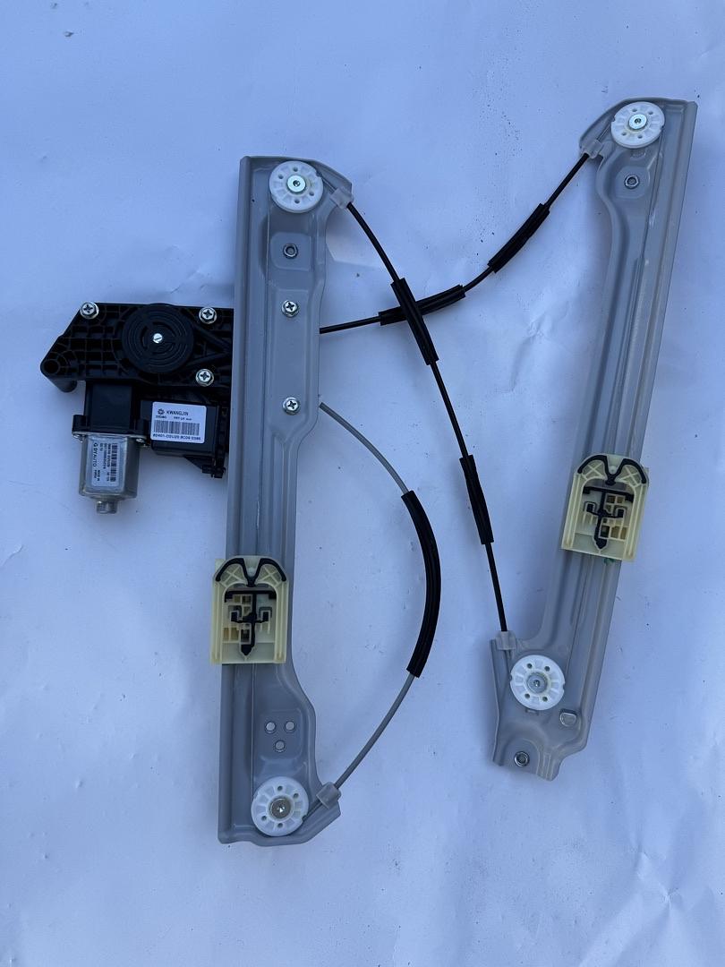 84247918 | 2017-2020 Buick Envision OEM Left Front Door Window Regulator W/Motor