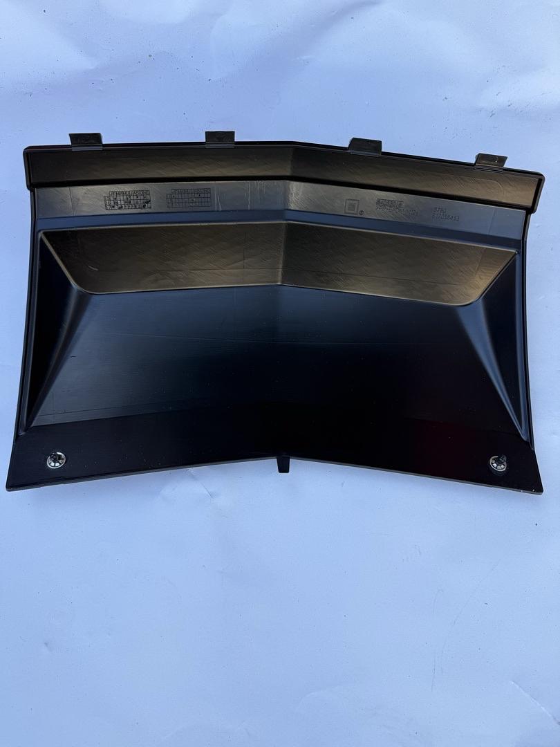 84058072 | 2017-2026 Cadillac XT5 Trailer Hitch Close Out Panel BLACK