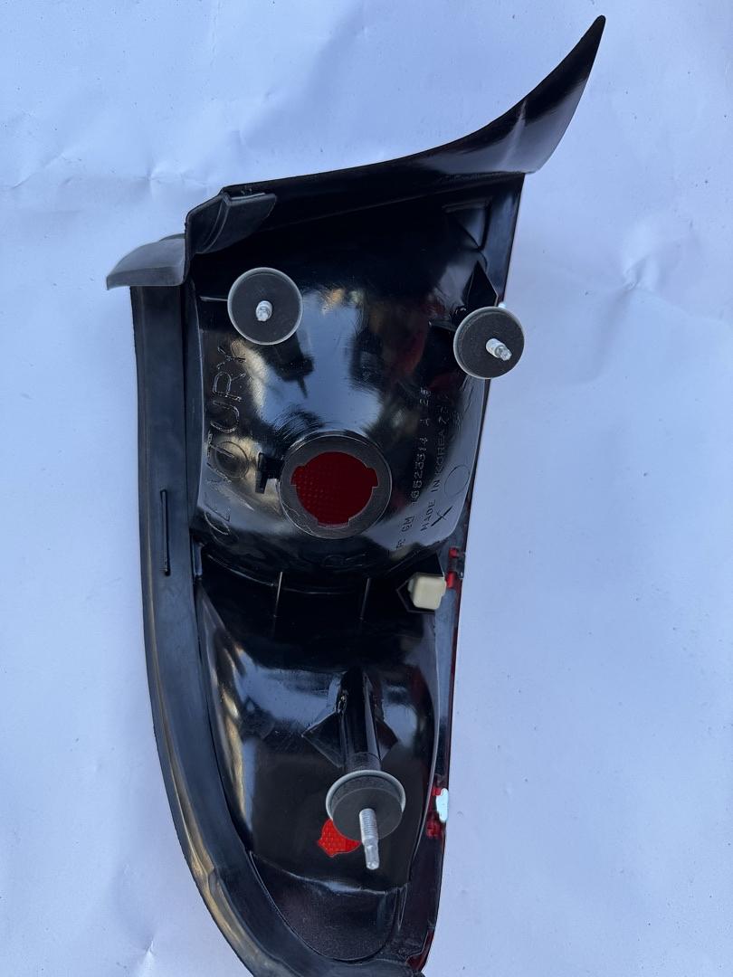 19149890 | 1997-2005 Buick Century RH Passenger Tail Light Lamp OEM