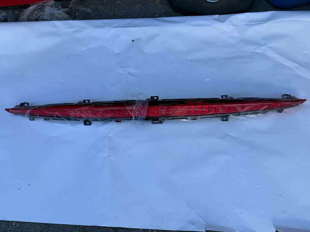 15930616 | 2004-2009 Cadillac SRX Third Brake Light High Mount Spoiler LED
