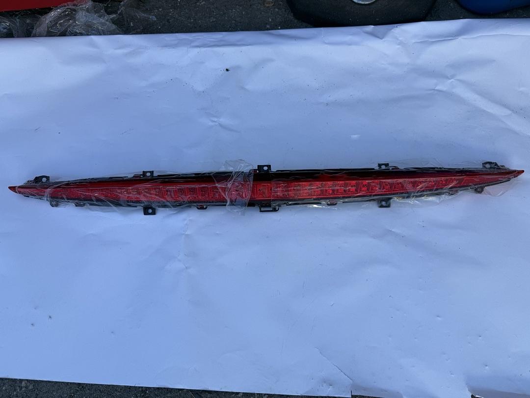 15930616 | 2004-2009 Cadillac SRX Third Brake Light High Mount Spoiler LED