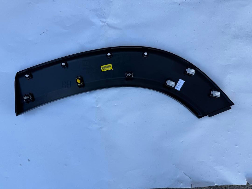 42761546 | For 2021-2026 Chevrolet Trailblazer Wheel Open Molding Rear Right Side