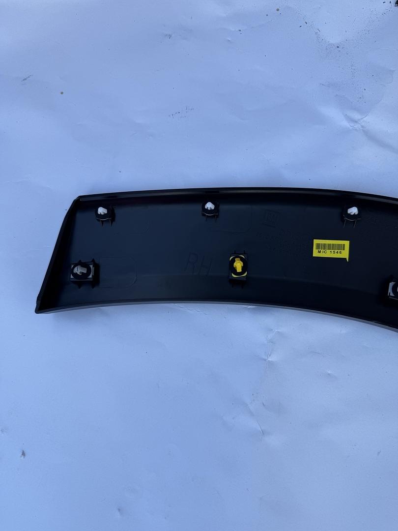 42761546 | For 2021-2026 Chevrolet Trailblazer Wheel Open Molding Rear Right Side