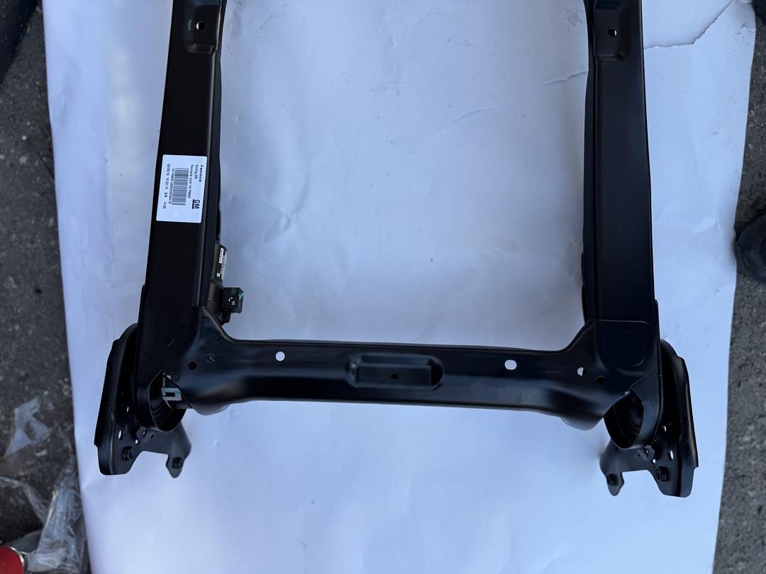 84301091 | Front Seat Back Frame 2016-2020 cadillac ct6 84107590