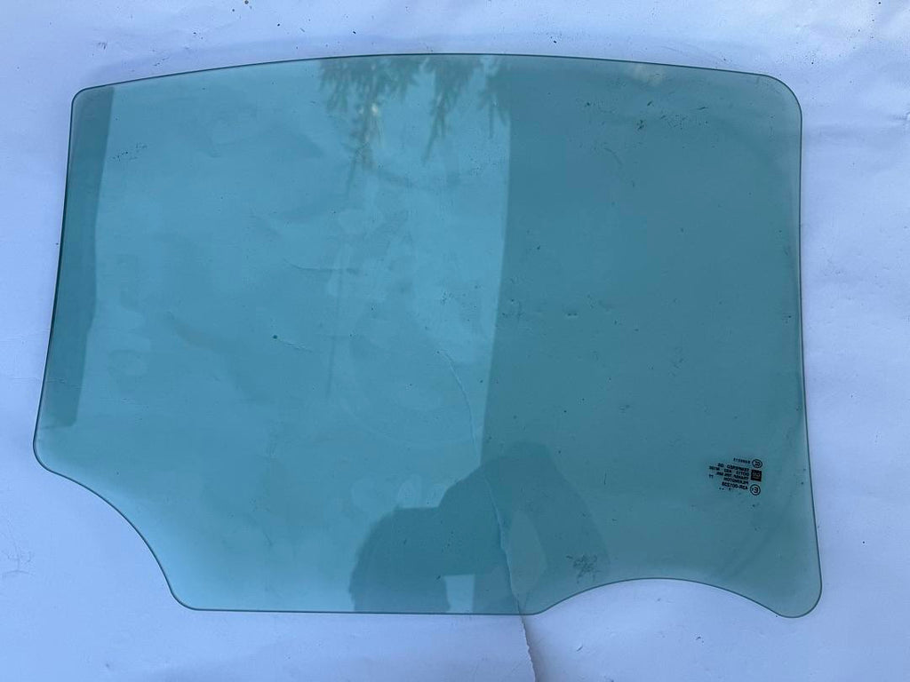 22860296 | 13-15 Chevrolet Volt Rear Left Door Window Glass OEM