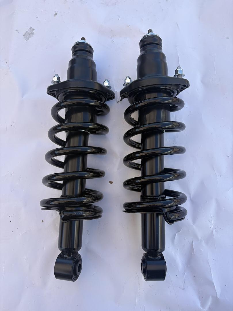 02-06 Honda CRV Rear Left And Right Struts With Coil Spring)
