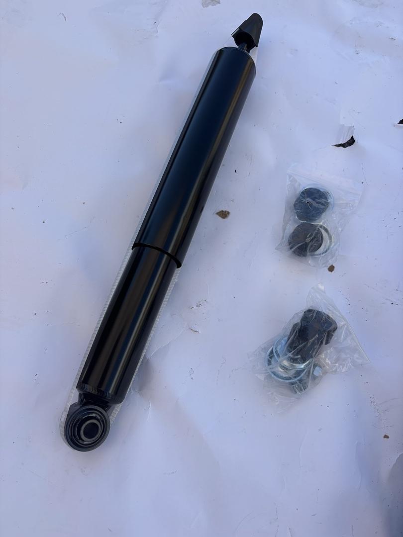 07-14 Toyota FJ Cruiser, 05-15 Toyota Tacoma Shock Absorbers Struts