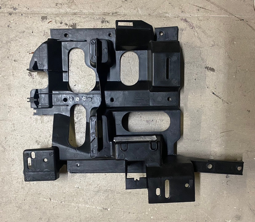 03-06 CHEVY SILVERADO HEADLIGHT MOUNTING BRACKET SET LEFT AND RIGHT