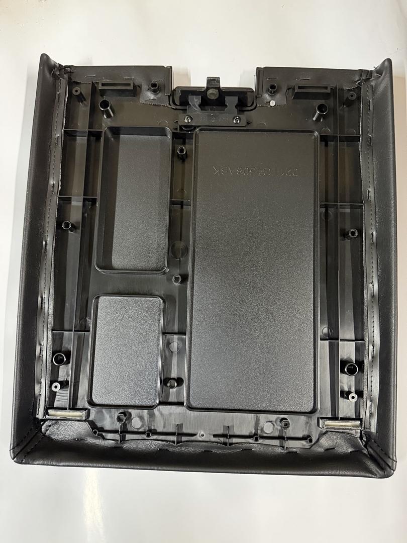 07-14 Silverado/Avalanche/Tahoe/Suburban/Sierra Center Console Arm Rest Lid Latch Kit black