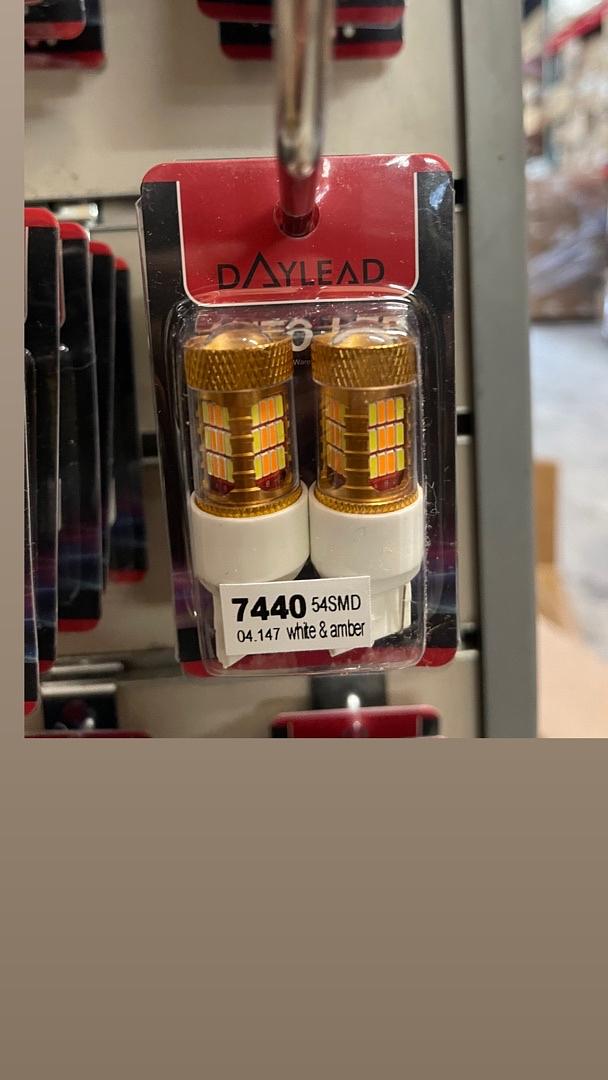 7440 WHITE AND AMBER DAYLEAD PAIR OF LED BULBS